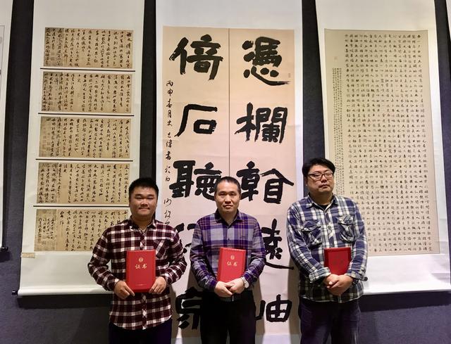 昆明这个艺术展有意思，书法和茶文化结合，作品拍卖资助留守儿童