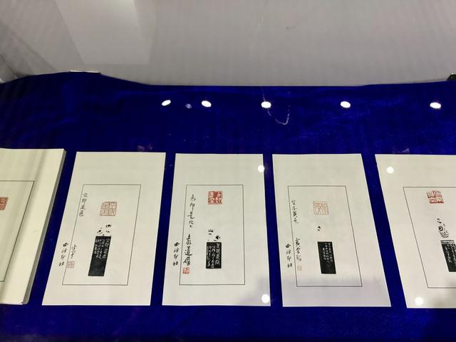 昆明这个艺术展有意思，书法和茶文化结合，作品拍卖资助留守儿童