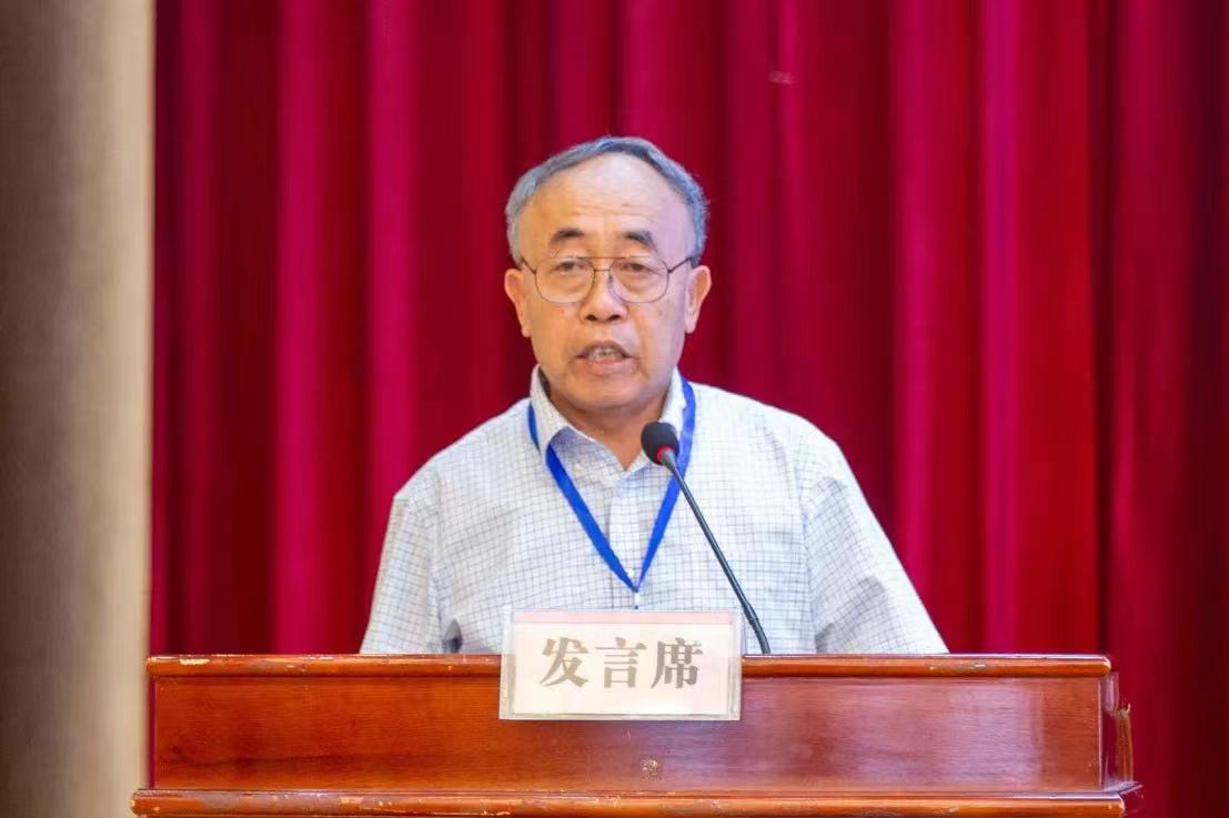 11 延边州关工委常务副主任刘训荣作经验交流发言.jpg